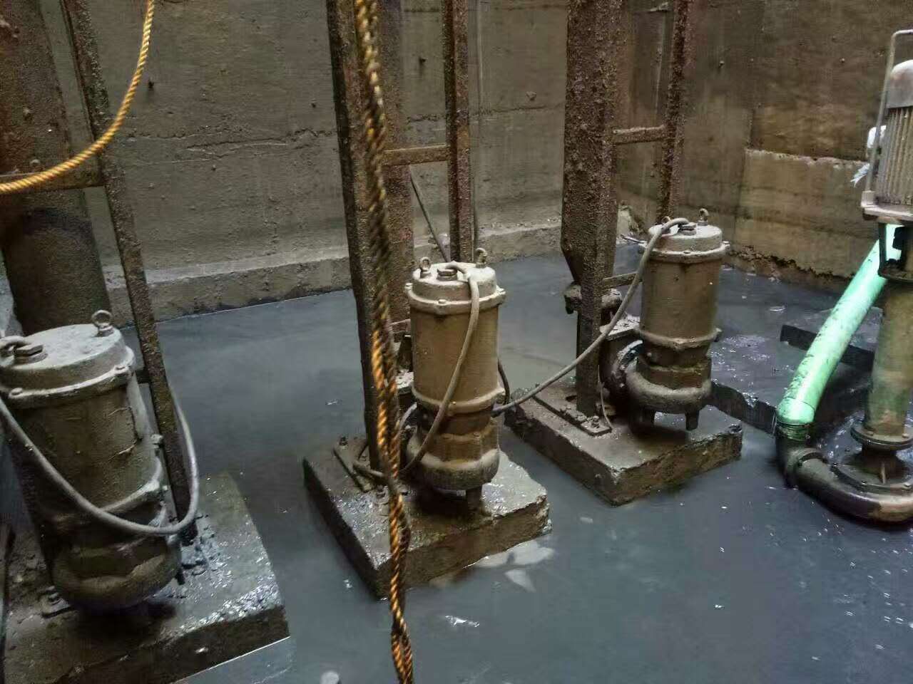 虹口污水池清理